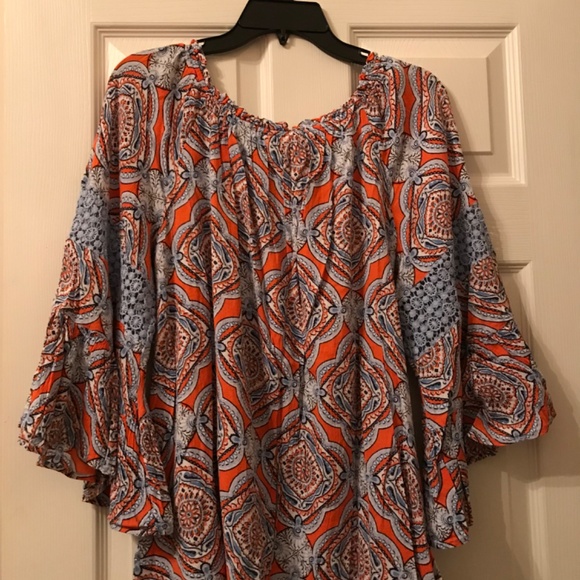 2 Crown & Ivy Curvy tops/tunics - Picture 8 of 10